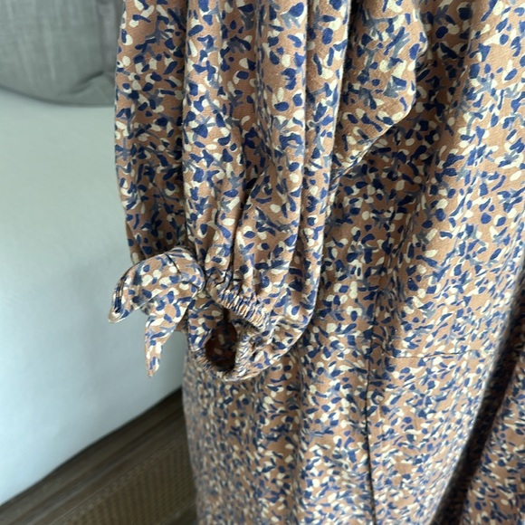 Mirth Belem Dress in Costal Coral - Picture 9 of 14